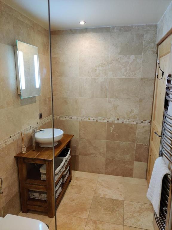 Spacious Ski Chalet In Traditional French Village, Sleeps 8, Four Star With Fibre Broadband 아봉당스 외부 사진