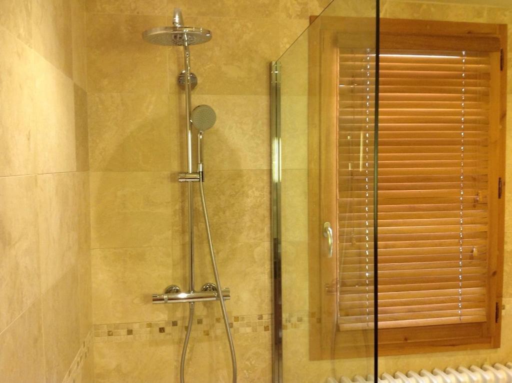 Spacious Ski Chalet In Traditional French Village, Sleeps 8, Four Star With Fibre Broadband 아봉당스 외부 사진