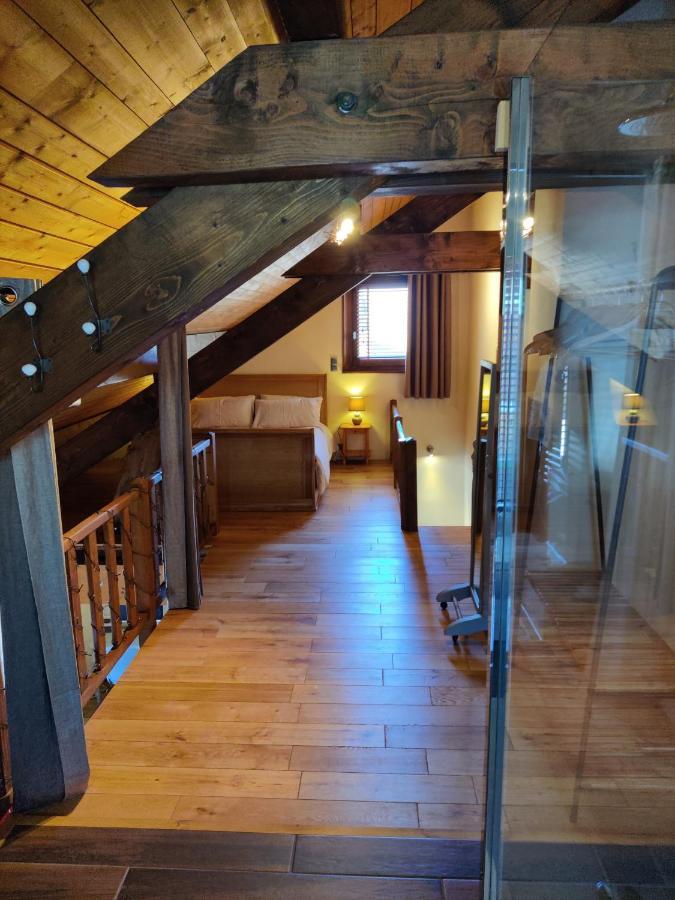Spacious Ski Chalet In Traditional French Village, Sleeps 8, Four Star With Fibre Broadband 아봉당스 외부 사진